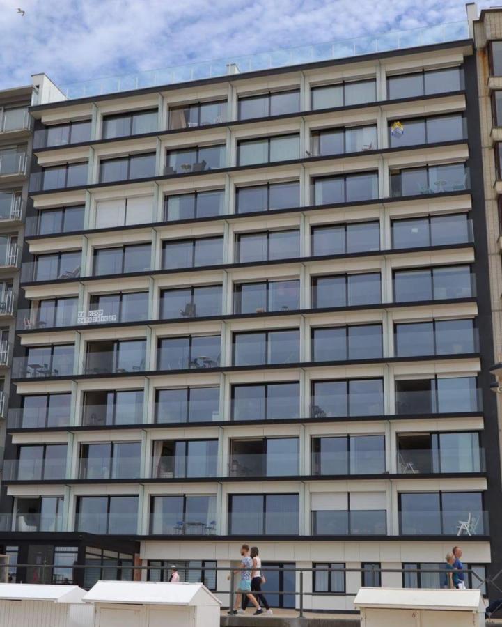 Studio 405 Op Zeedijk Met Frontaal Zeezicht 4De Verdiep Middelkerke Kültér fotó